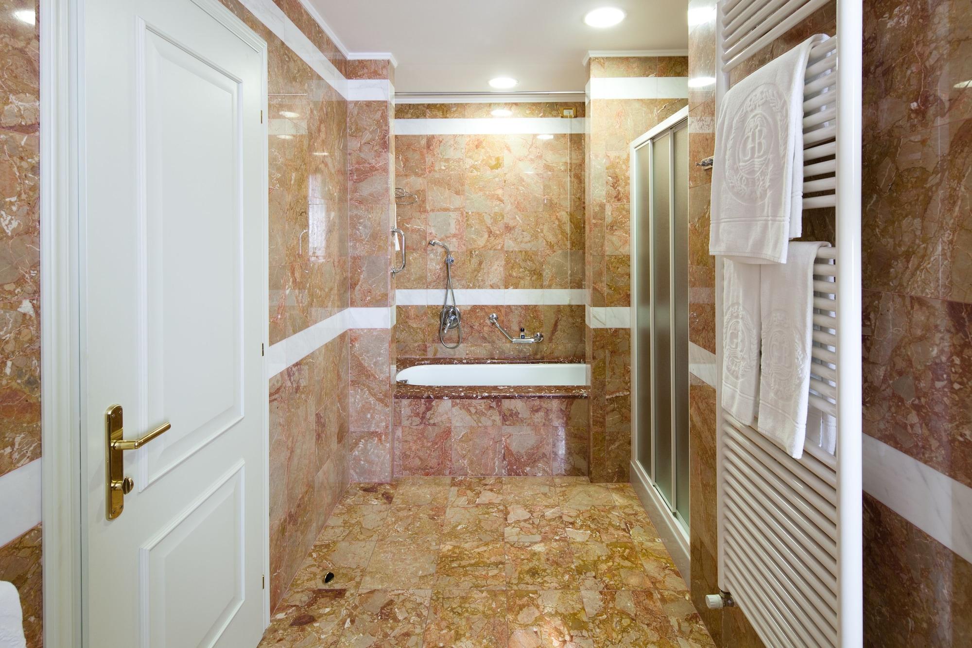 Hotel Due Torri Abano Terme Exterior photo